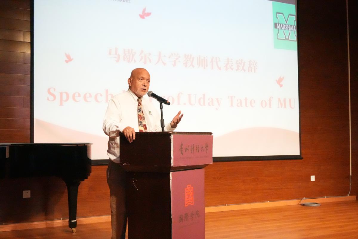 2025贵州财经大学-美国马歇尔大学英语歌曲大赛成功举办 (41).JPG