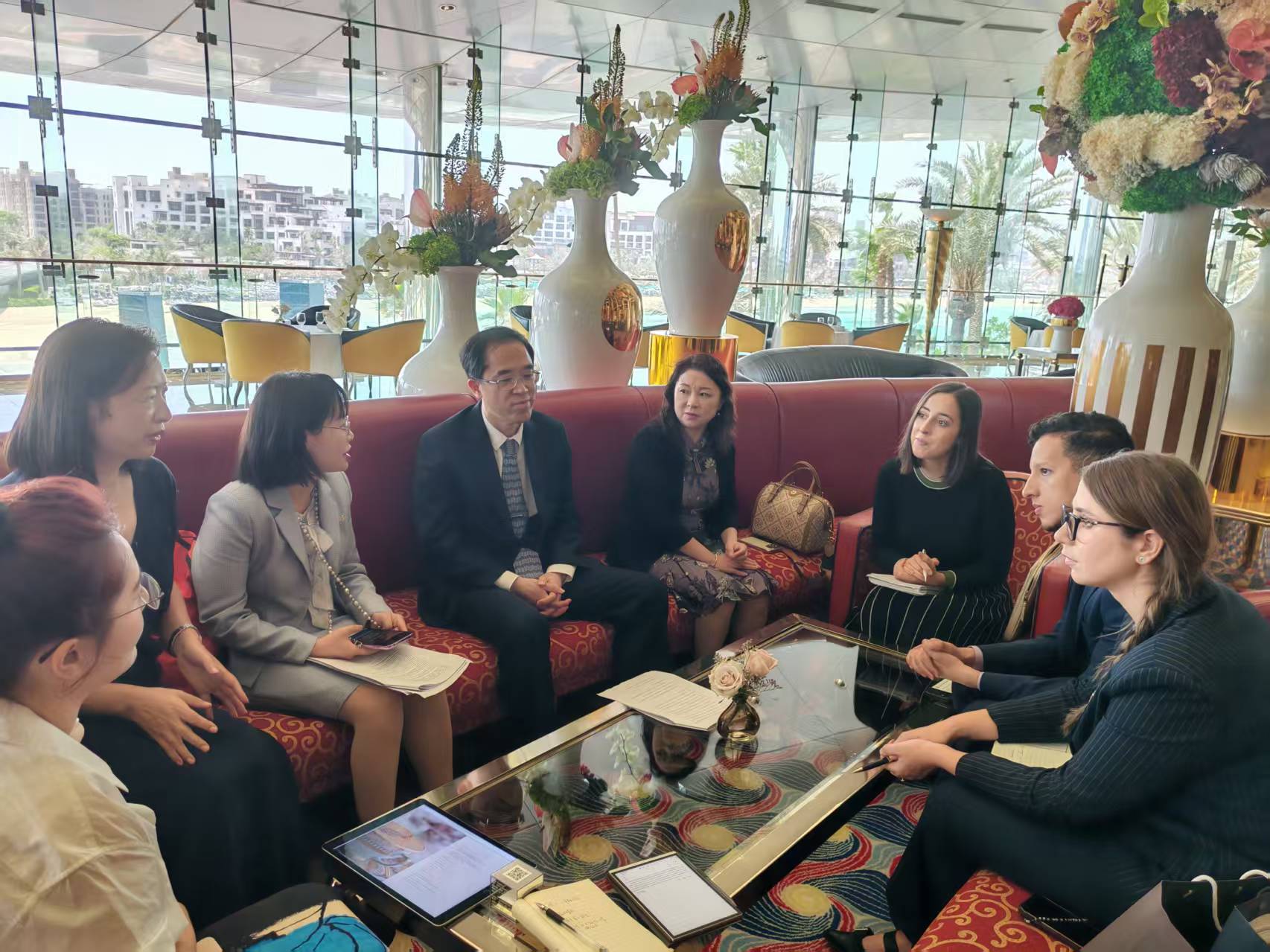 迪拜卓美亚帆船酒店集团交流2.jpg